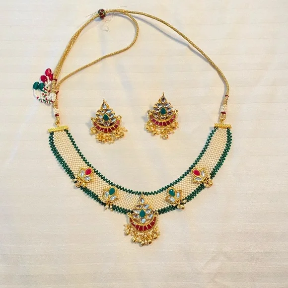 🆕 Bollywood style designer necklace with earrings - Picture 4 of 6